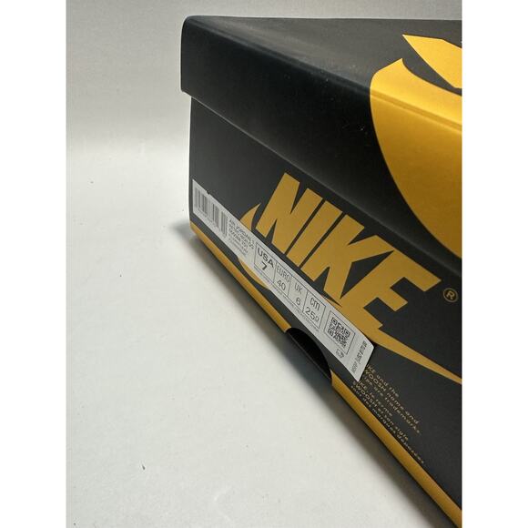 2021 Nike Air Jordan 1 Retro High OG Pollen White Black SZ US 7 ( 555088-701 ) - Picture 5 of 5